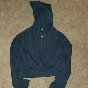 Gymshark cropped hoodie black sz small NEVER WORN